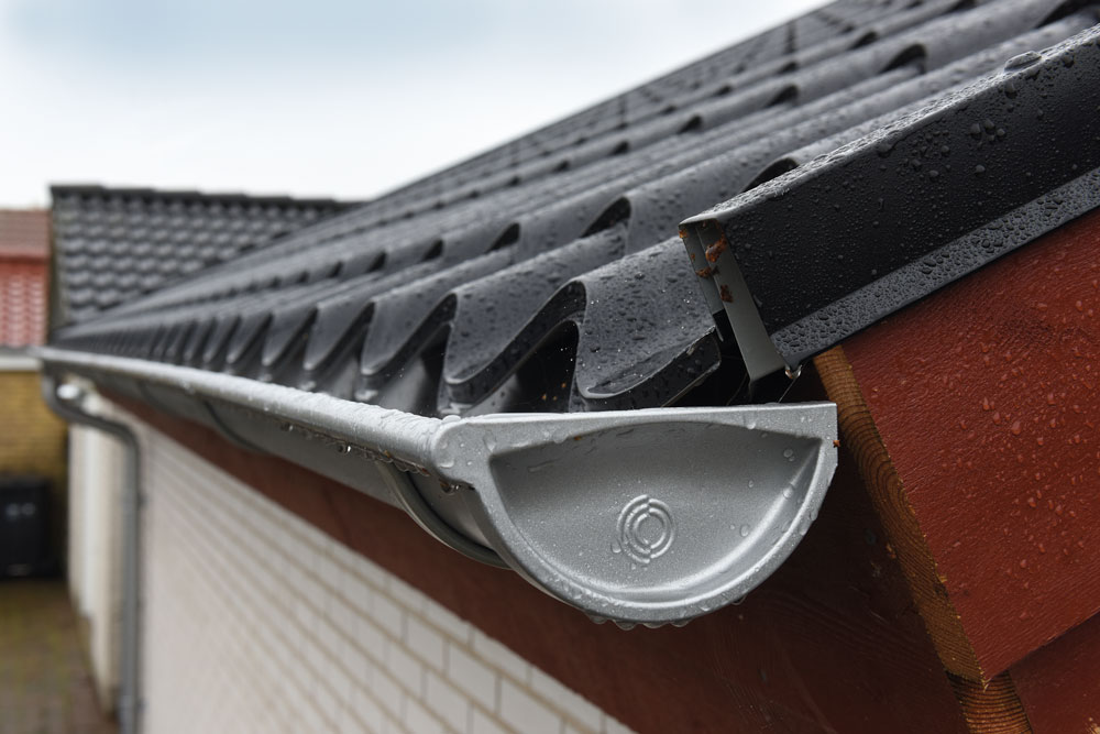 Self-Locking Universal Stop End