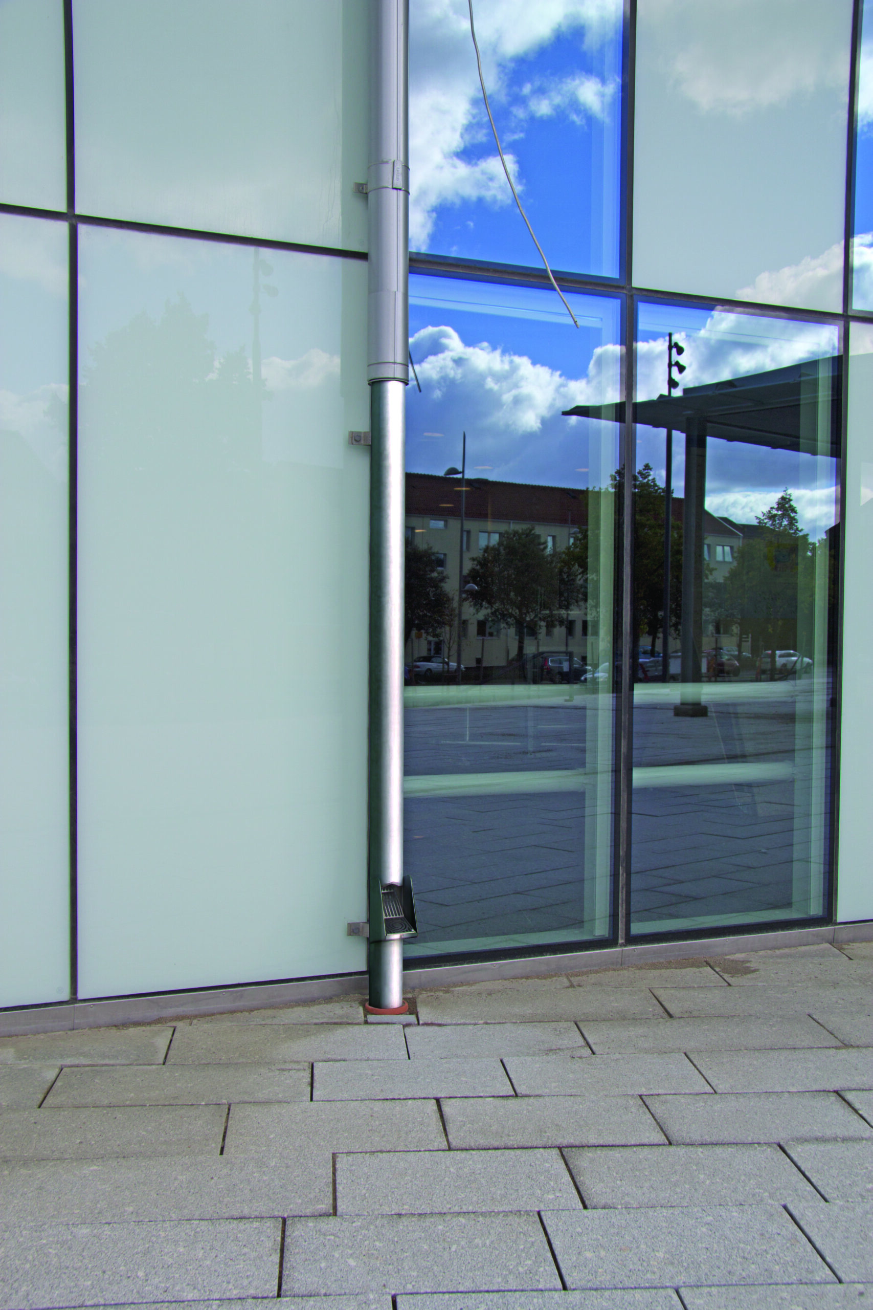 Stainless Steel 2m Reinforced Pipe with Leaf Trap